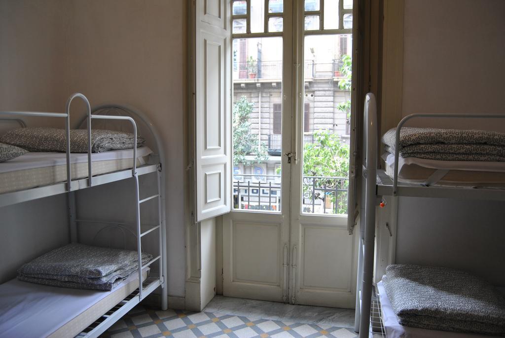 On The Way Hostel Palermo Eksteriør billede